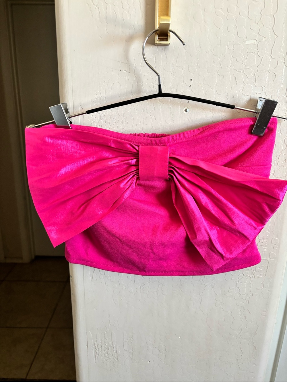 🍾NWOT Thirty Thirty Strapless Bow Crop Top - Hot Pink, Size Small - Picture 3 of 4